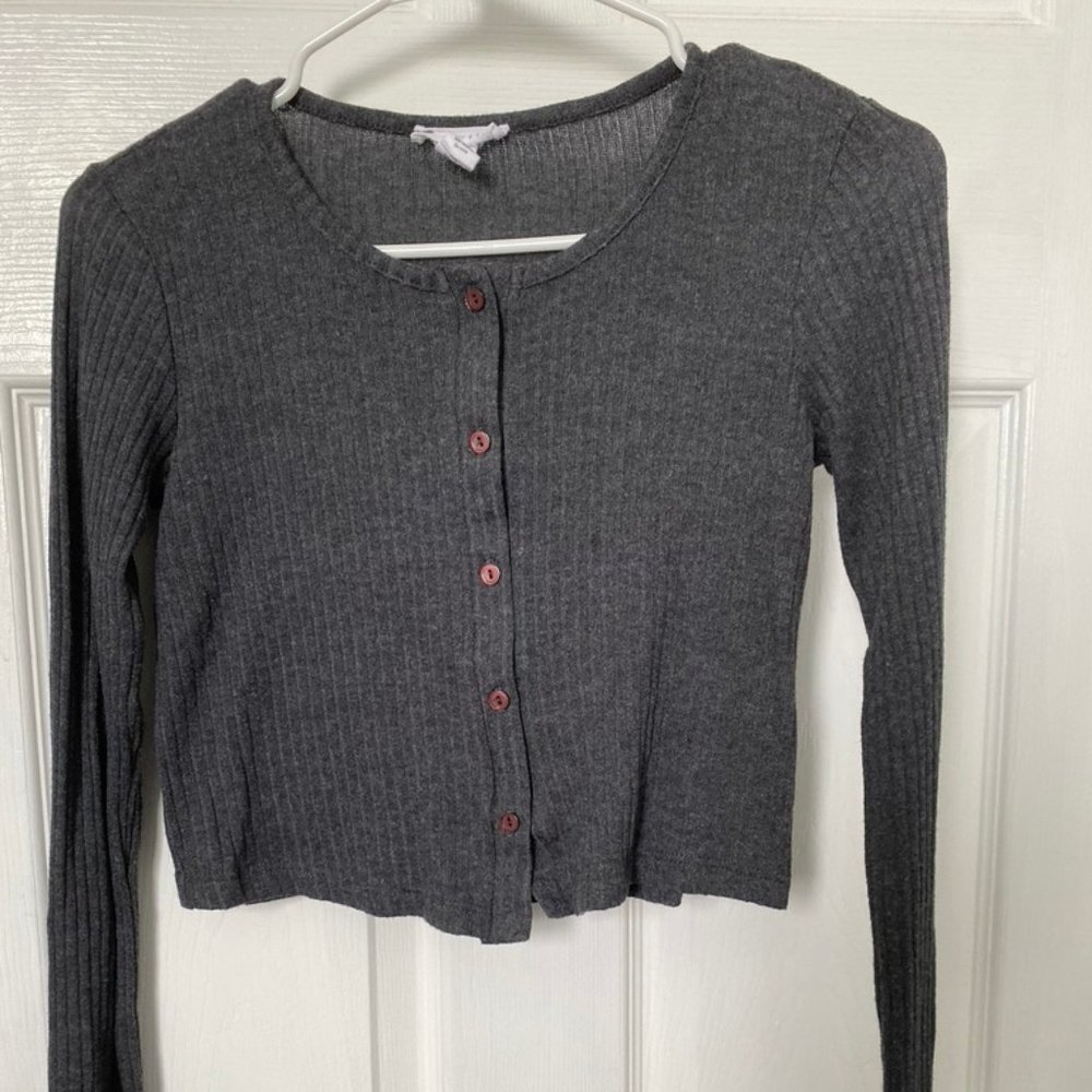 Full Tilt-Grey Cropped Button Up Sweater Size:XS